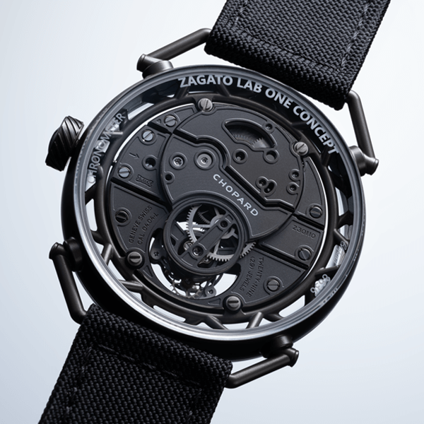 The L.U.C 04.04-L movement, complete with ceramicised titanium bridges and pillar plate, appears as if suspended due to the unique design of the shock-absorption system.